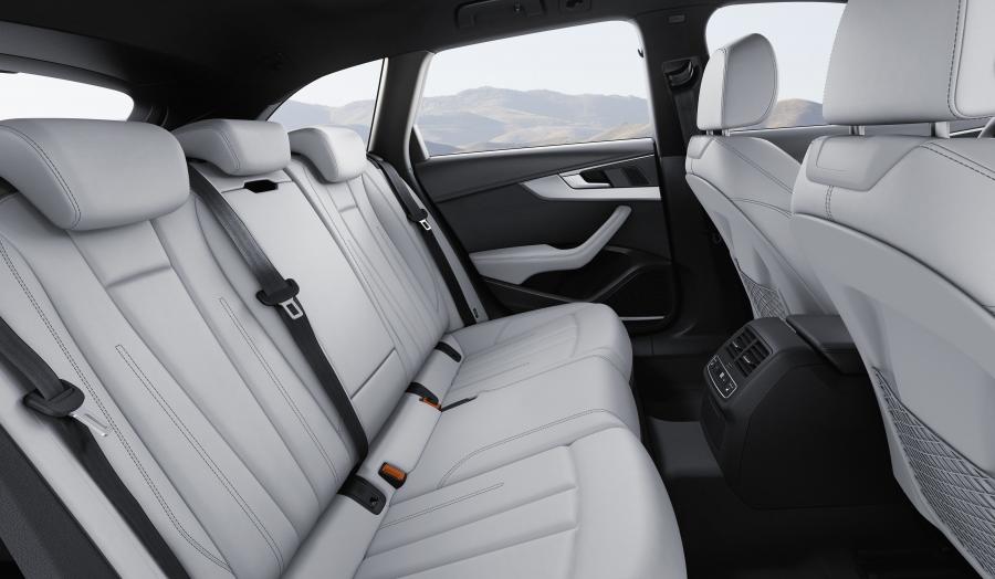 Интерьер Audi S4 Avant (B9) 2016 года  (WW) (фото 21 из 35)